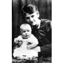 Pokaż  Mały Karol Wojtyła z matką Emilią z Kaczorowskich obraz